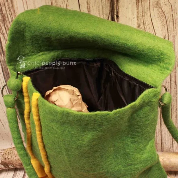 Umhängetasche filz grün mit gelber Calla Blüten - handtasche filz blatt gross gruen blueten 1fach