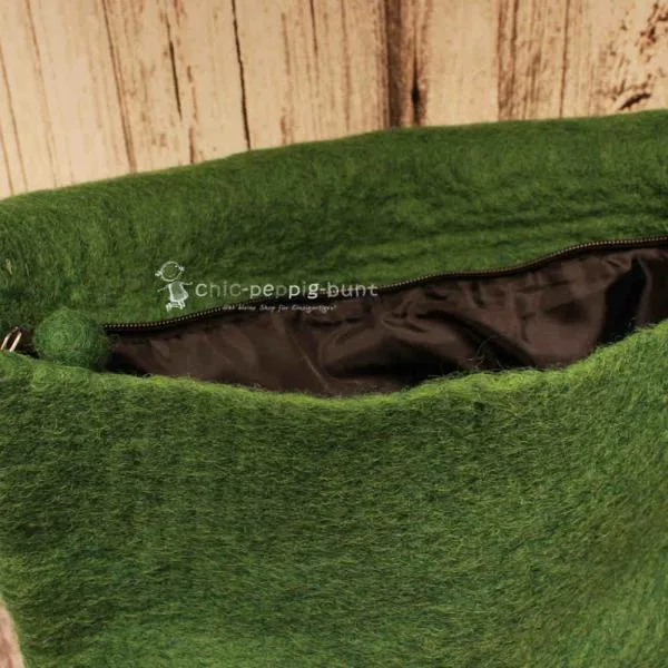 Umhängetasche filz grün gross Calla Blüte weiss - handtasche filz knopf perle gross reissverschluss kala bluete gruen