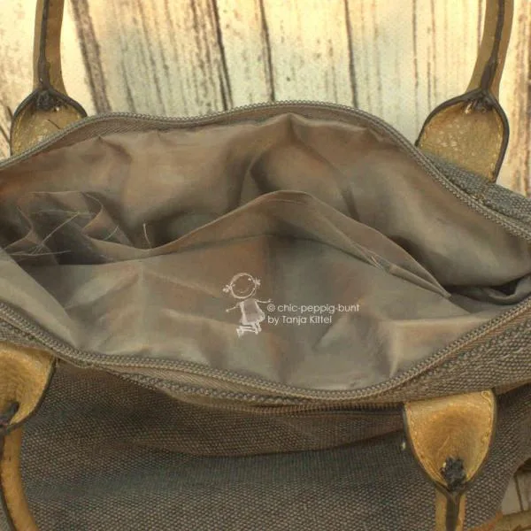 kleine graue Handtasche
