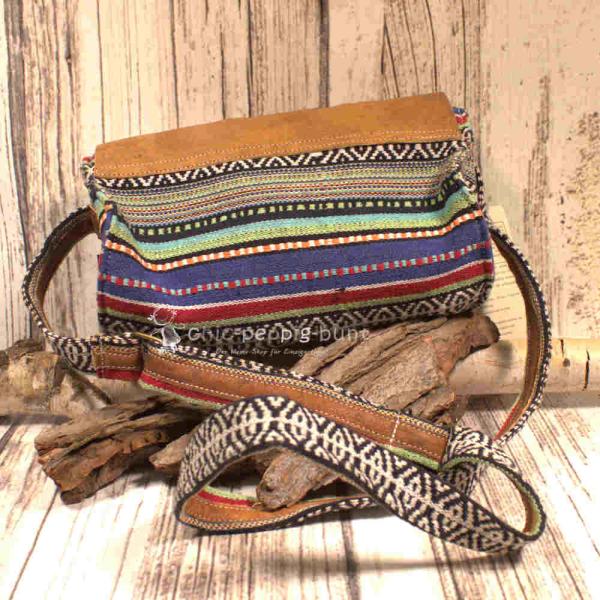 Tasche mittelgross leder mit Stoff Kombi