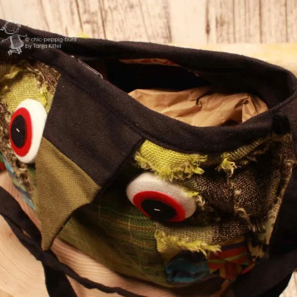 Handtasche in Eulenform grün Schnabel grün - handtasche umhaengetasche eule gesicht gruen schnabel