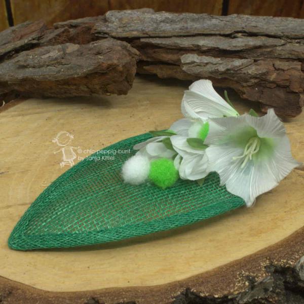 Der Fascinator in den Farben grün/weiss Der Fascinator in den Farben grün/weiss