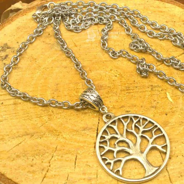 Metallkette mit Anhänger