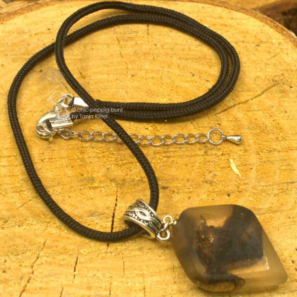 Kette mit Anhänger einem Epoxidharz Anhänger Kette mit Anhänger einem Epoxidharz Anhänger