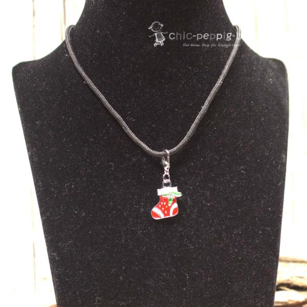 Halskette mit roter Nikolaus Socke als Charmsanhänger