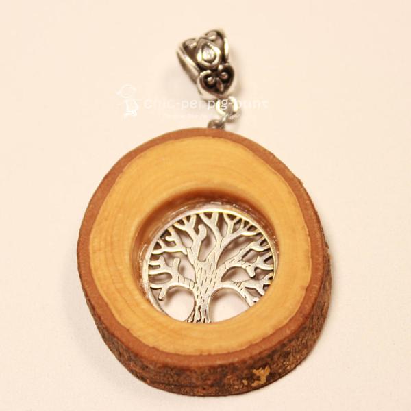 Kettenanhänger Holzscheibe Vogelbeere versilbert Schmuckanhänger Unikat handmade chic-peppig-bunt