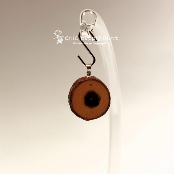 Holzscheibe als Kettenanhänger