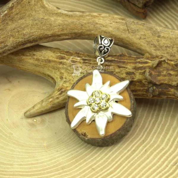 Edelweiss Kettenanhänger in Holz