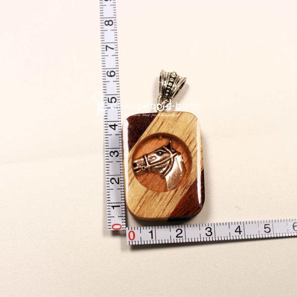 Kettenanhänger verleimtes Holz mit Pferdekopf