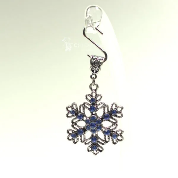 Kettenanhänger Schneeflocke Steine blau versilbert - kettenanhaenger modeschmuck weihnachten schneeflocke blau glitzer strass steine