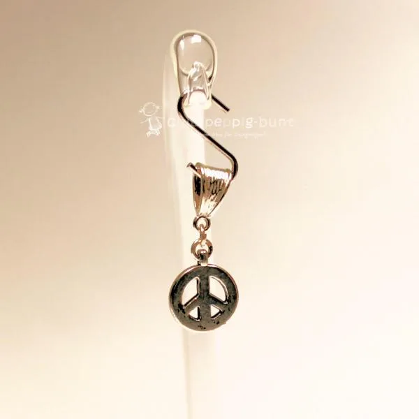 Kettenanhänger mini Peace Zeichen versilbert - kettenanhaenger peace modeschmuck versilbert klein