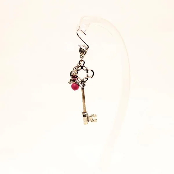 Kettenanhänger Schlüssel mit Schutzengel pink versilbert - kettenanhaenger schluessel engel pink strass steine