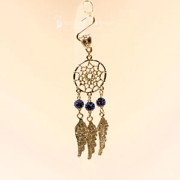 Kettenanhänger Traumfänger rund Feder Metall versilbert Strass Perle blau - kettenanhaenger traumfaenger metall versilbert strass perlen fluegel blau