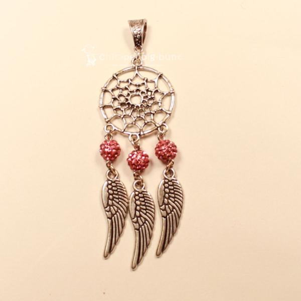 Versilberter Kettenanhänger Traumfänger mit rosa Glitzerperle und drei beweglichen Metallfedern.