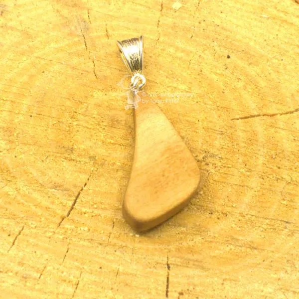 Vogelbeere Holz als Kettenanhänger