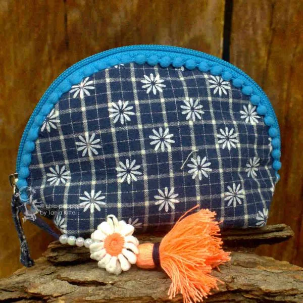 blaues kleines Mäppchen