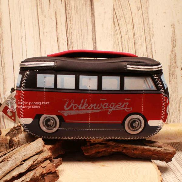 Roter VW Bus T1 Kulturbetutel aus Neopren mit Surfbrett-Tragegriff und Mini-Bus Reißverschlüssen.