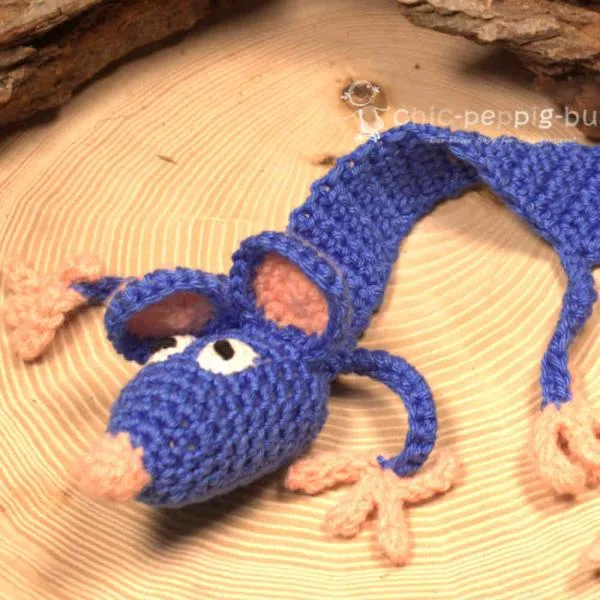 Lesezeichen Leseratte Fips blau gehäkelt - lesezeichen gehäkelt maus fips blau handmade