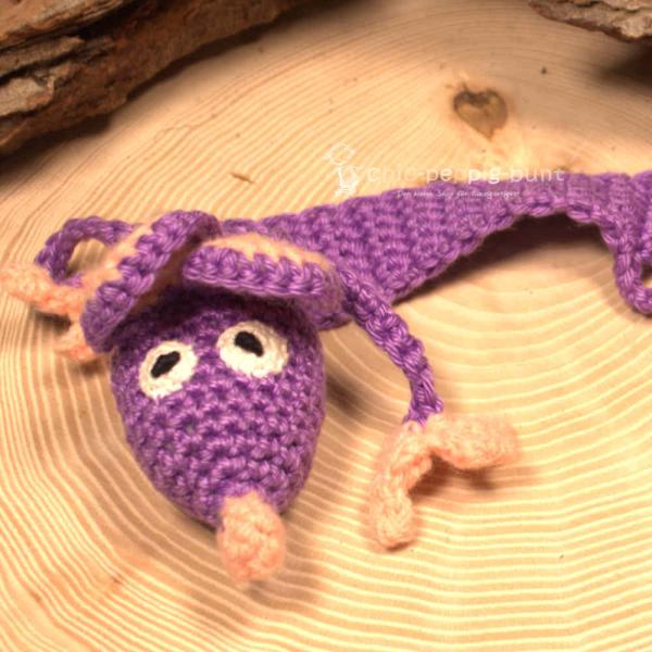 Lesezeichen Leseratte Lärry gehäkelt lila
