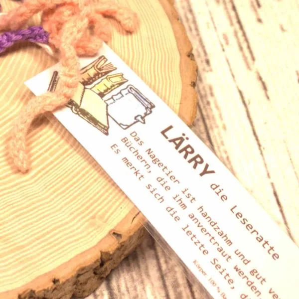 Lesezeichen Leseratte Lärry gehäkelt lila - lesezeichen gehäkelt maus laerry lila handmade