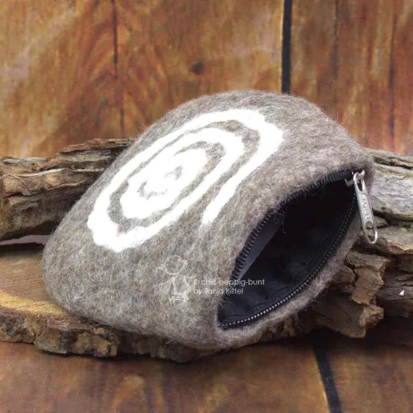 Mäppchen mit Motiv Spirale in beige