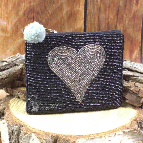 Mäppchen schwarz mit Perlen bestickt Mäppchen schwarz mit Perlen bestickt