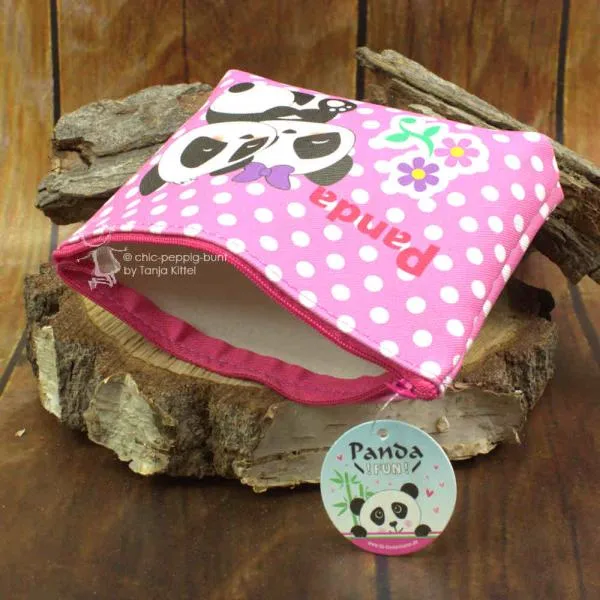 pink farbiges Mäppchen mit kleinem Panda Motiv