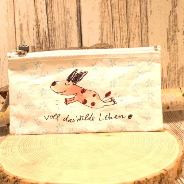 Schmicktäschchen / Kosmetiktasche Masse 20 cm×11 cm aus gewebtem Polyester.