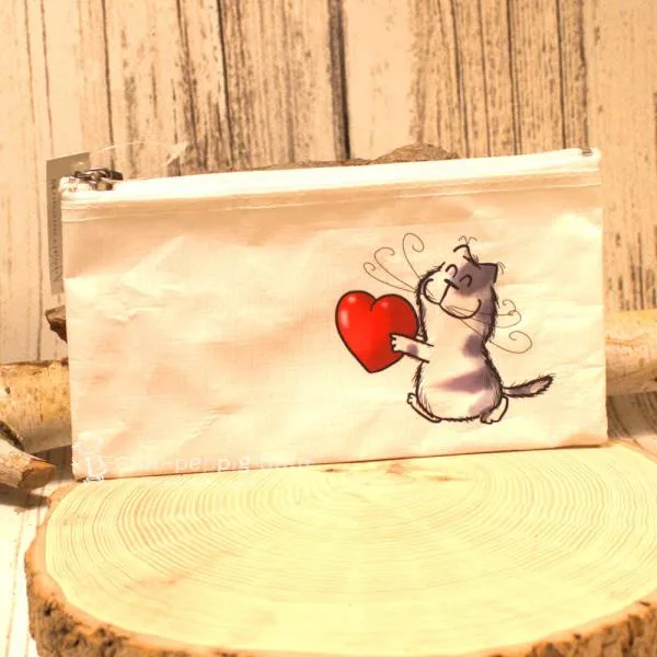Kosmetiktasche / Schmicktäschchen, Maße 20 cm×11 cm mit Katzenmotiv.