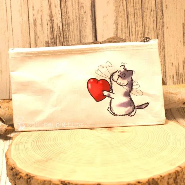 Unisex Faulenzer Etui in Weiß mit Katze und Herz-Spruch. Robustes Polyester.