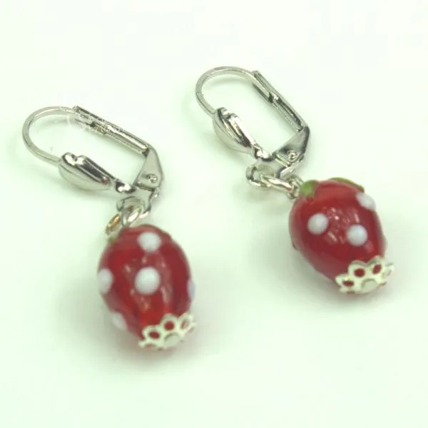 Hänger mit Erdbeeren