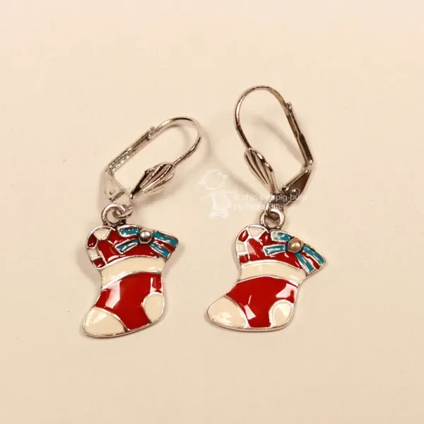 Ohrringe Weihnachtsschmuck Nikolaus Socke versilbert emailliert rot-weiß mit Klappbrisur, handmade chic-peppig-bunt