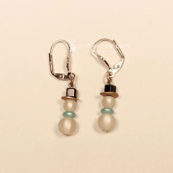 Ohrringe Weihnachten Schneemann Polaris Perlen versilbert mit Klappbrisur, Modeschmuck handmade chic-peppig-bunt
