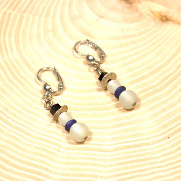 Ohrringe Weihnachten Schneemann Polaris Perlen dunkelblau versilbert mit Klappbrisur, Modeschmuck handmade chic-peppig-bunt