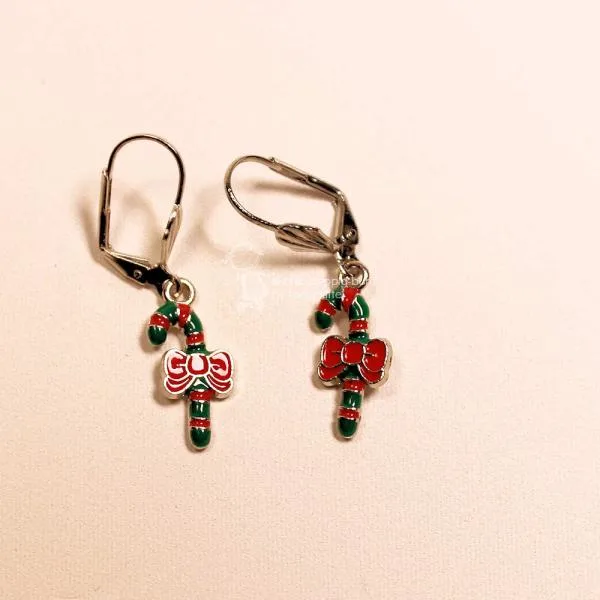 Ohrringe Modeschmuck Weihnachten Zuckerstange versilbert/emailliert grün-rot mit Klappbrisur, handmade chic-peppig-bunt