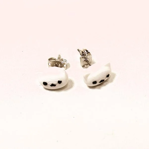 Kleine Katzen Ohrstecker Versilbert – Mini Katzenkopf Ohrringe Weiß - ohrstecker ohrringe modeschmuck weiss katze versilbert