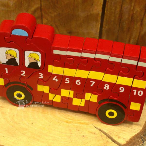 3 D Holz Puzzle mit Zahlen von 1-10 3 D Holz Puzzle mit Zahlen von 1-10