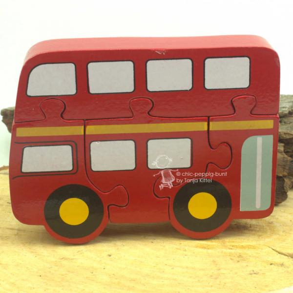 3 D Puzzle als Bus in rot