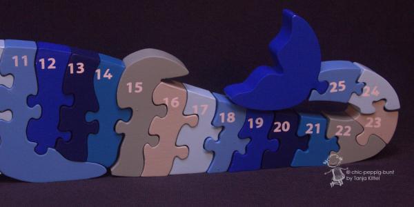 Buntes 3 D Puzzle als Wal mit Zahlen