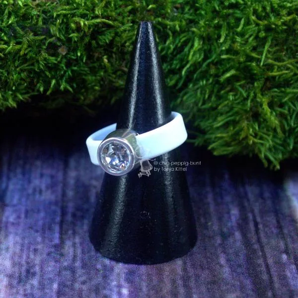 Damenring mit Kautschuk-Band weiß und Swarovski-Stein schmal