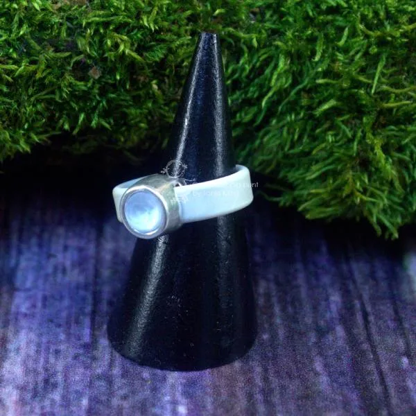 Damenring mit Kautschuk-Band weiß und Swarovski-Stein schmal