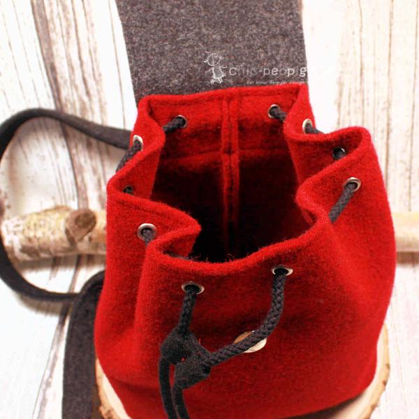 Rucksack Filz rot - schwarz Hirsch Motiv