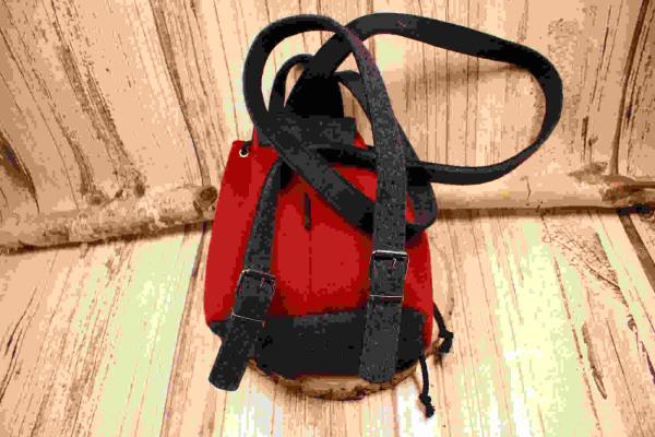 Rucksack Filz rot - schwarz Hirsch Motiv