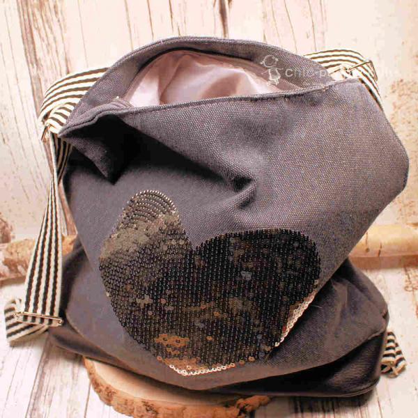 Rucksack oder Handtasche grau Pailletten in der Form eines Herz