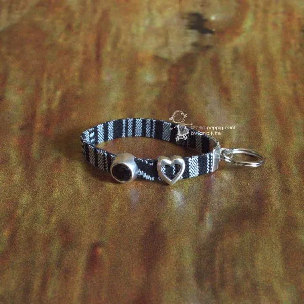 Schlüsselanhänger Band mit Glitzerstein - schl sselanh nger stoffband herz schwarzweiss1