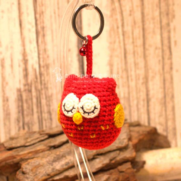 Gehäkelte Eule Rot, unisex Schlüsselanhänger und Glücksbringer aus Fair Trade Wolle, handmade. Gehäkelte Eule Rot, unisex Schlüsselanhänger und Glücksbringer aus Fair Trade Wolle, handmade.