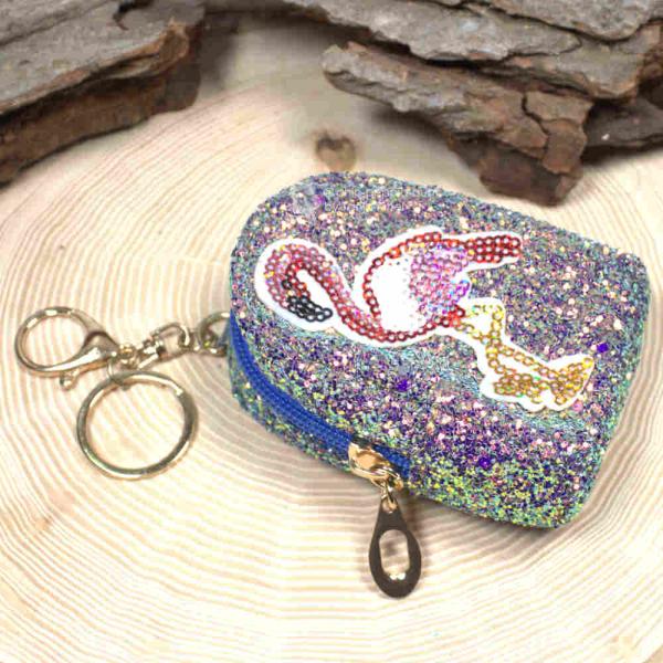 Buntes Glitzer Mäppchen Schlüsselanhänger mit Flamingo-Motiv. Kleine Utensilientasche 10x6x4 cm.