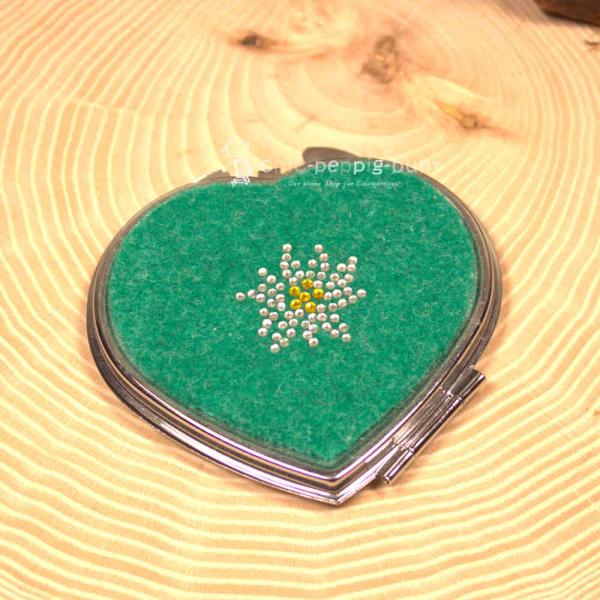 Taschenspiegel Herz Filz grün Tracht Strass Edelweiß geschlossen
