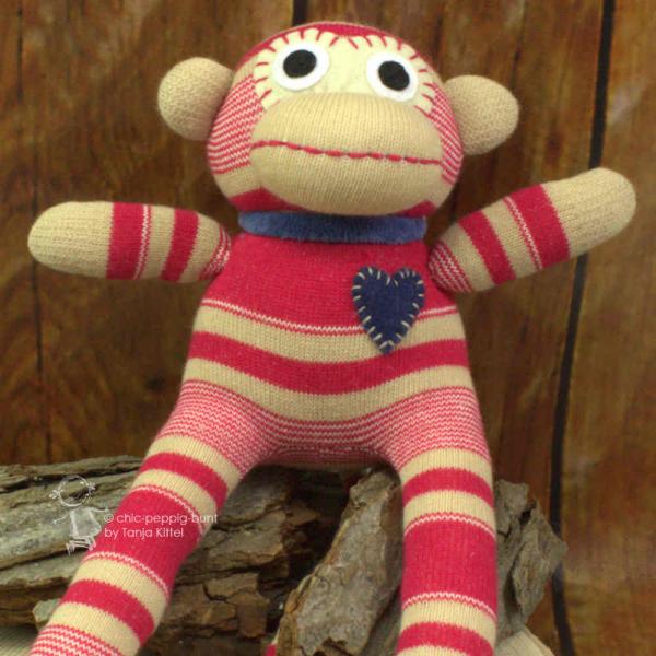 Stofftier Affe aus bunten Socken Stofftier Affe aus bunten Socken
