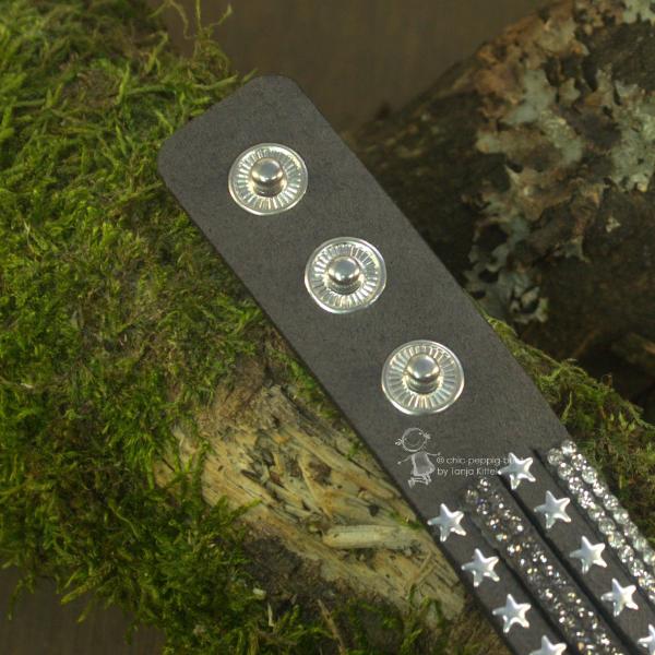 Rock-Gotik Stil Wildleder-Optik Armband mit Straß und Stern Nieten versetzt